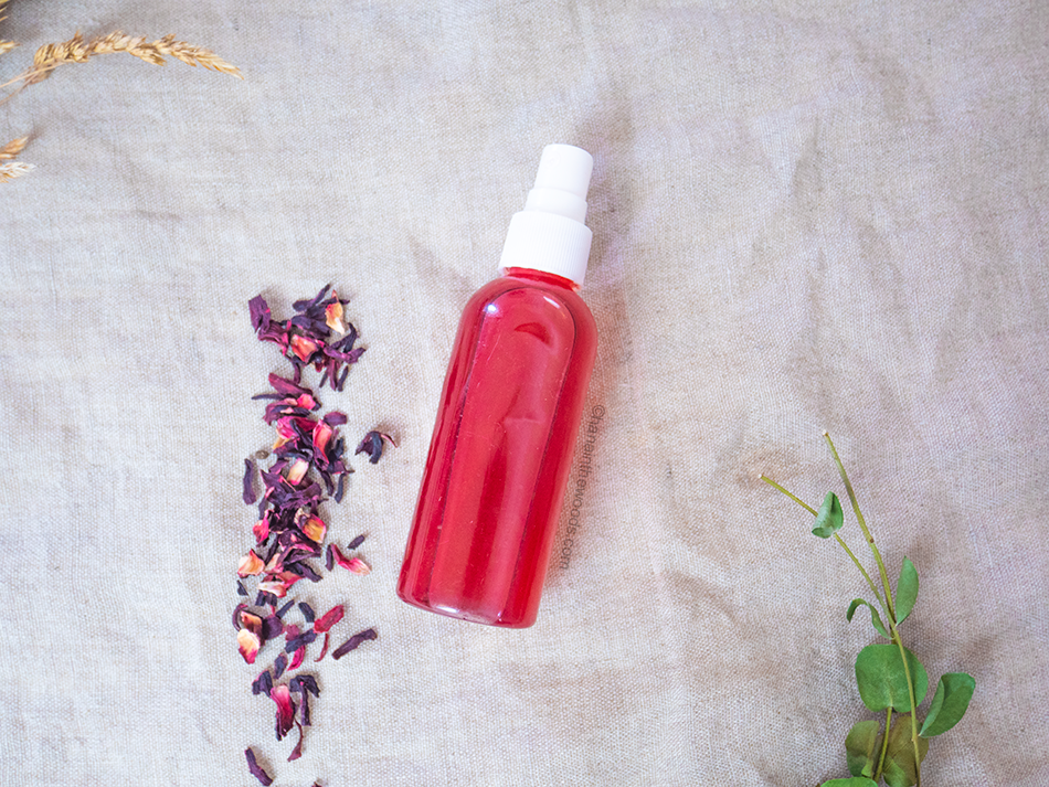 Comment rÃ©aliser une eau d’hibiscus pour prendre soin de sa peau ?